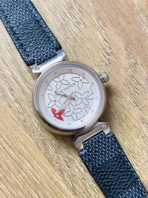 LOUIS VUITTON LV 904l Stainless Steel Quartz Watch 33MM — LOUIS VUITTON