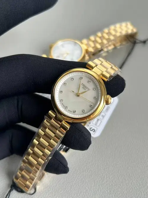 Tissot Quartz Movement Watch 28mm — Tissot