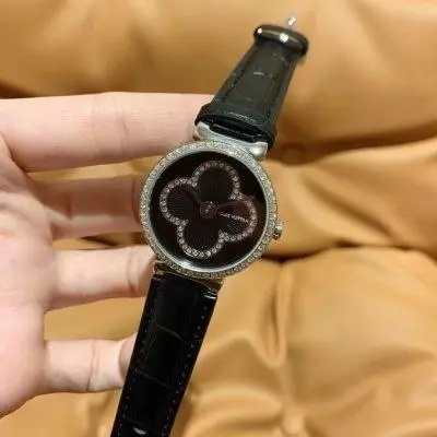 LOUIS VUITTON LV 904l Stainless Steel Quartz Watch 33MM — LOUIS VUITTON