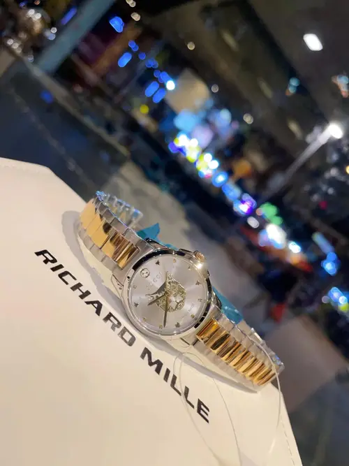 Gucci 904l Stainless Steel Quartz Watch 28MM — Gucci